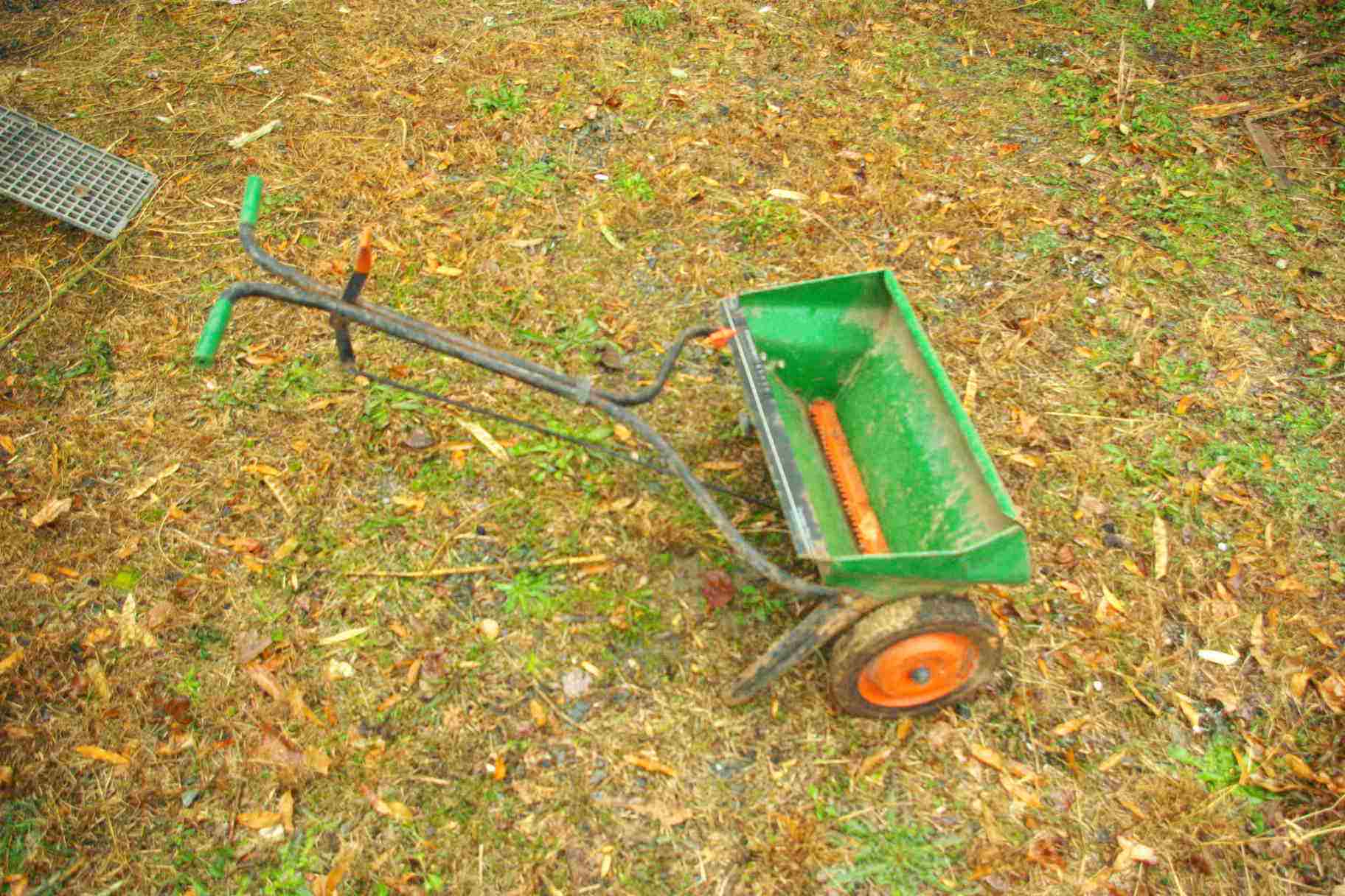 grass seeder grass seeder